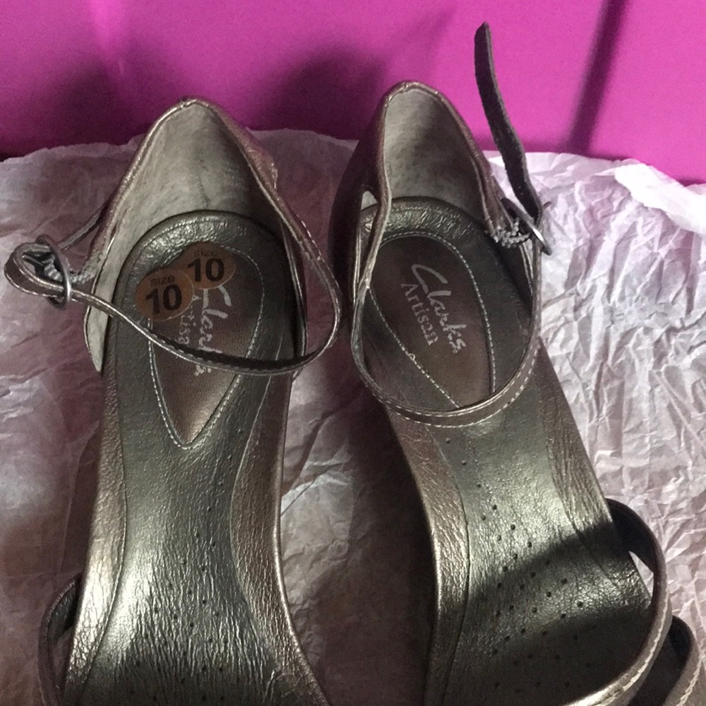 Clark’s sandals - Picture 2 of 6